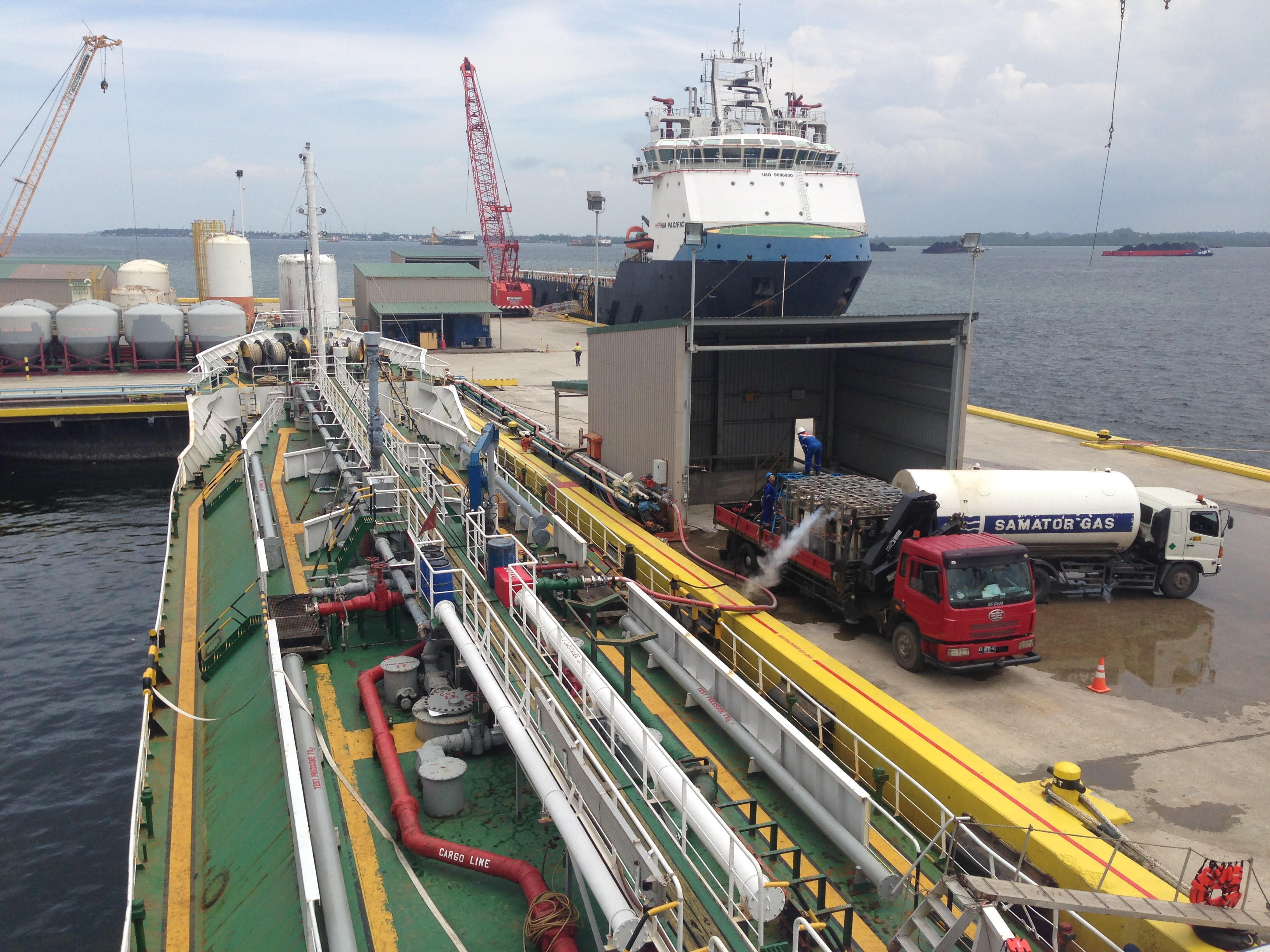 meg-tanker